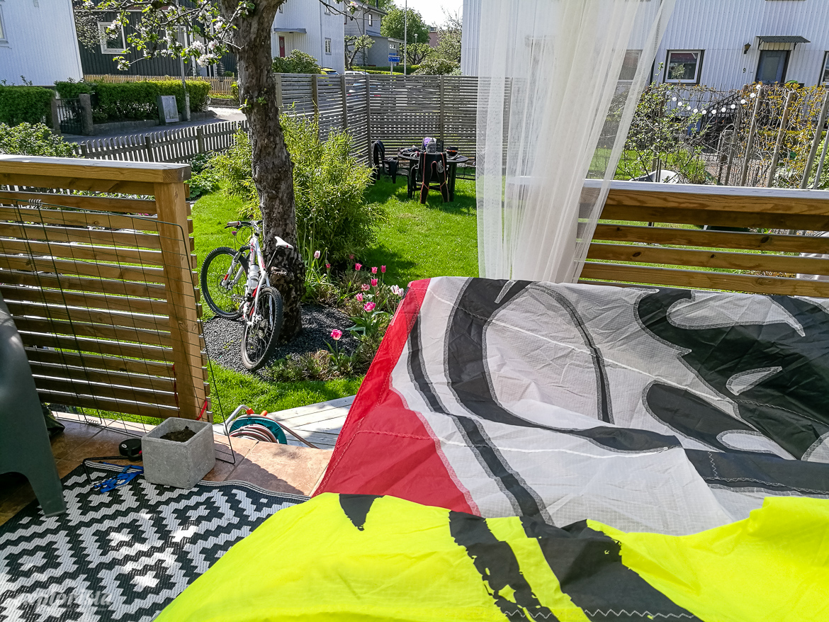 active life - kites & mountainbikes i trädgården