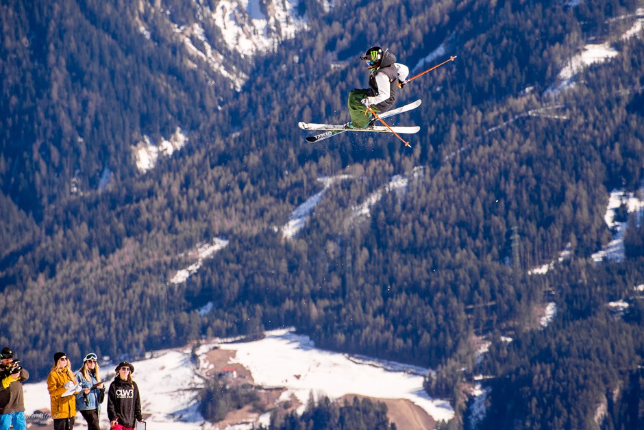 skiing big jump women