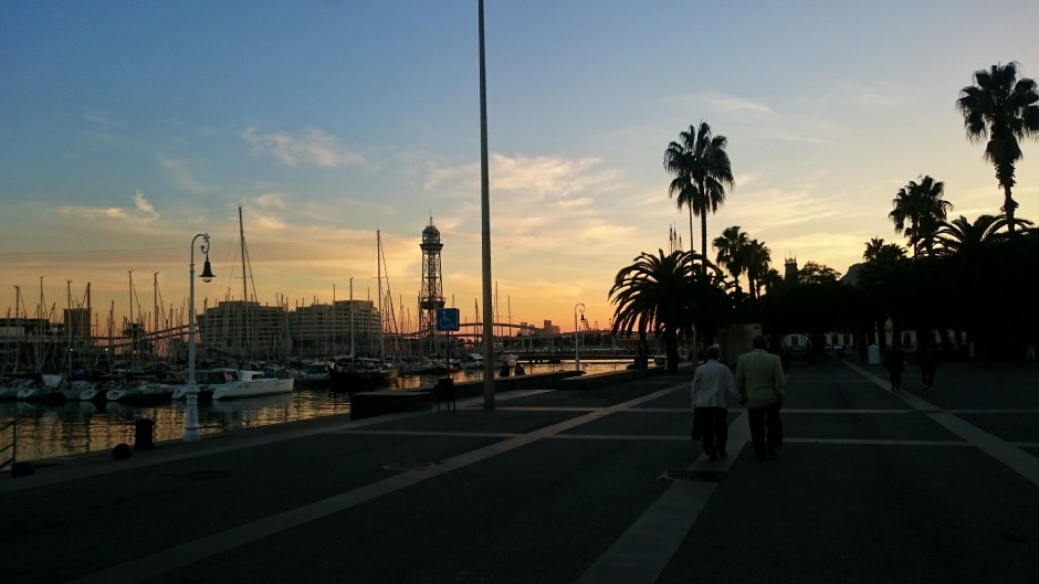 solnedgång barcelona båtar