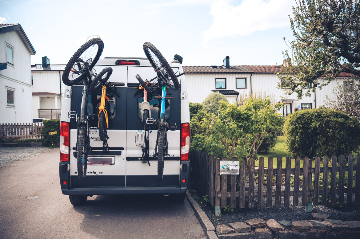 cykelställ/cykelhållare för fyra cyklar på campervan eller plåtis