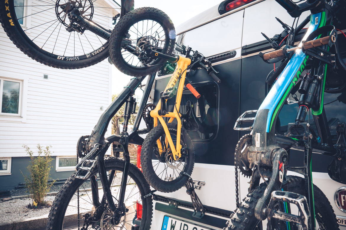 cykelställ/cykelhållare för fyra cyklar på campervan eller plåtis