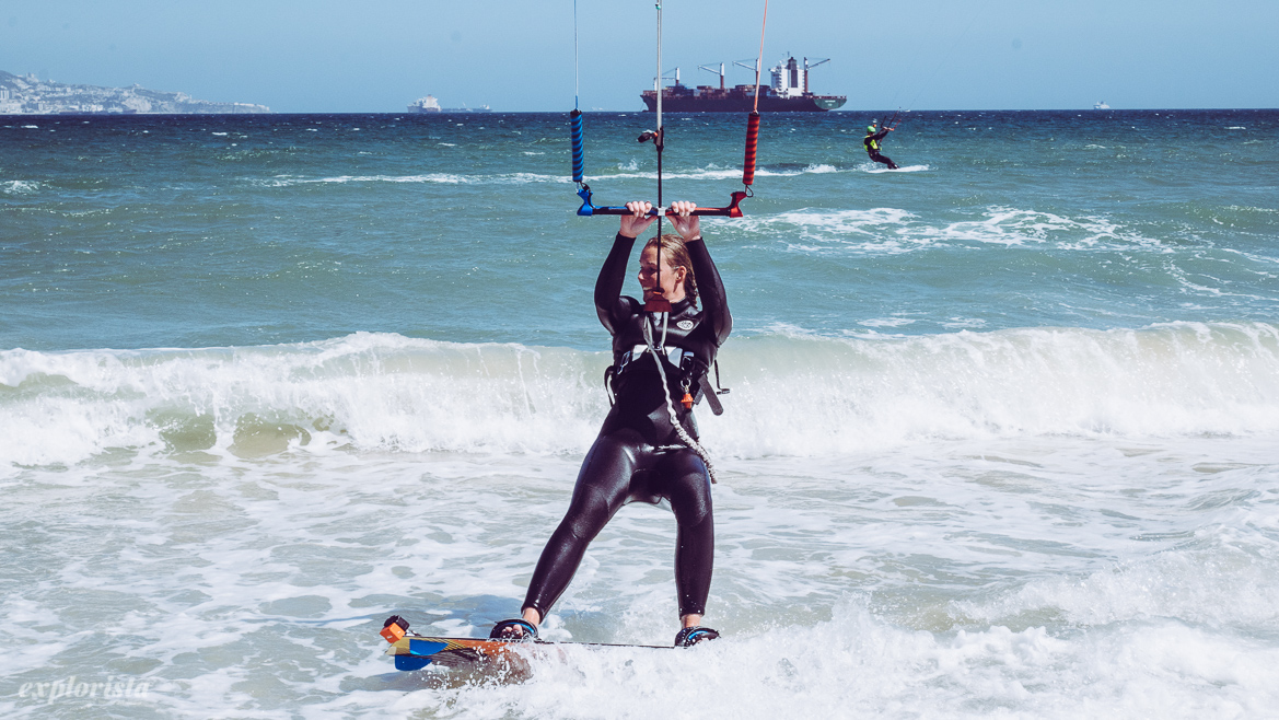 Emmi kitesurfar