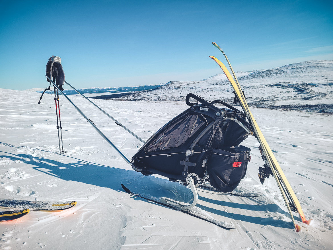 Thule Chariot Sport 2 med skidor för topptur